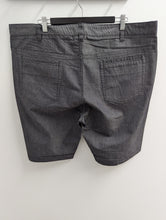 Load image into Gallery viewer, Berlin P223 Harry Short Houndstooth Taupe