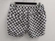 Load image into Gallery viewer, KSCY Wern Beach Short Kisses Print